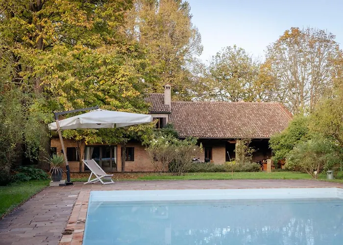 וילה Casa Dorina