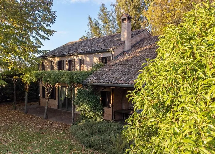 וילה Casa Dorina *